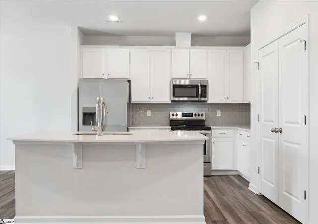 Photo 2 of Townhouse for sale at 293 E Compass Way, Easley, SC 29640 | MLS# 1603170 | Listing updated on 2026-09-08