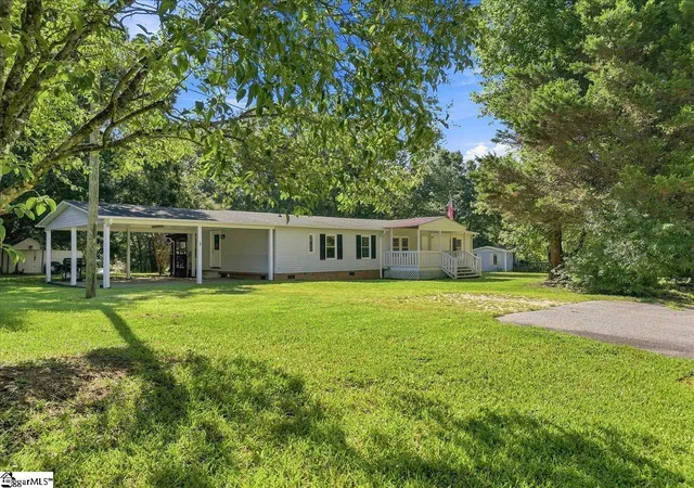 Photo 3 of Manufactured home for sale at 140 Miller Rd, Easley, SC 29640 | MLS# 1602886 | Listing updated on 2026-09-08