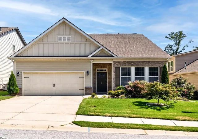 Photo 2 of Single family home for sale at 28 Noble Wing Ln, Taylors, SC 29687 | MLS# 1603250 | Listing updated on 2026-09-09