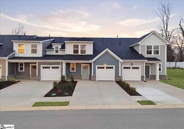 Townhouse for sale at 15 Thurlow Ct, Greenville, SC 29615 | MLS# 1603885