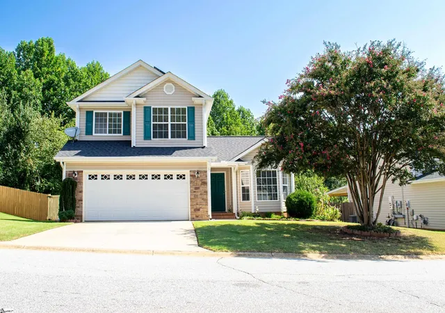 Photo 1 of Single family home for sale at 32 Cardinal Crk Dr, Greenville, SC 29607 | MLS# 1603126 | Listing updated on 2026-09-07