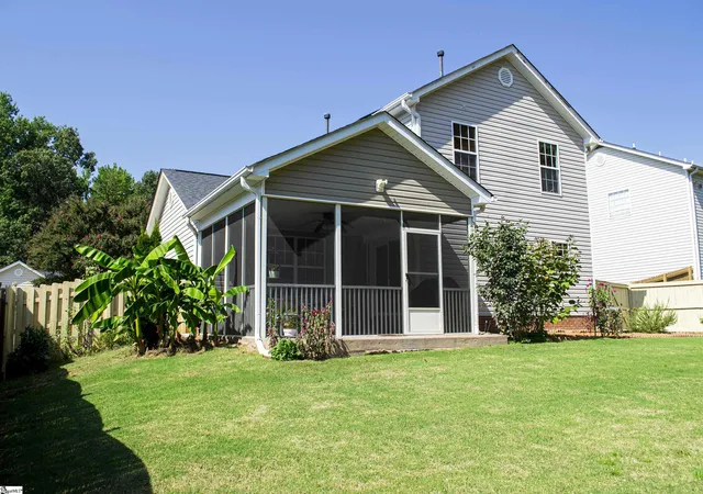 Photo 4 of Single family home for sale at 32 Cardinal Crk Dr, Greenville, SC 29607 | MLS# 1603126 | Listing updated on 2026-09-07