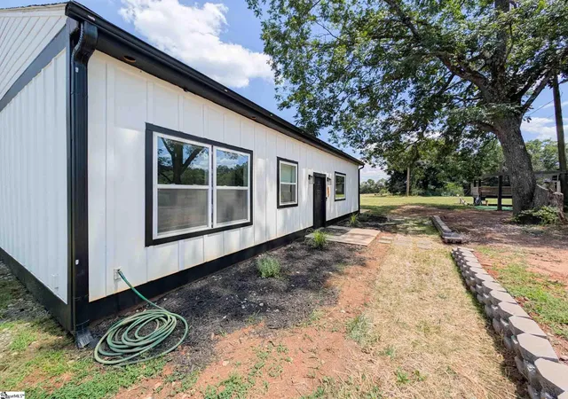 Photo 3 of Single family home for sale at 250 Bryant Rd, Pacolet, SC 29372 | MLS# 1605901 | Listing updated on 2026-10-06