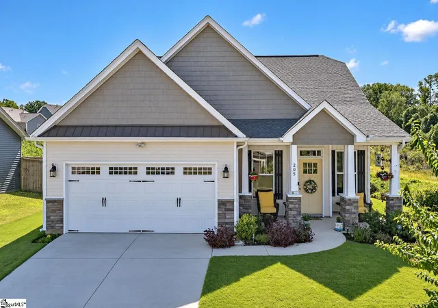 Photo 1 of Single family home for sale at 205 Hillyer Ct, Greenville, SC 29617 | MLS# 1605548 | Listing updated on 2026-10-22