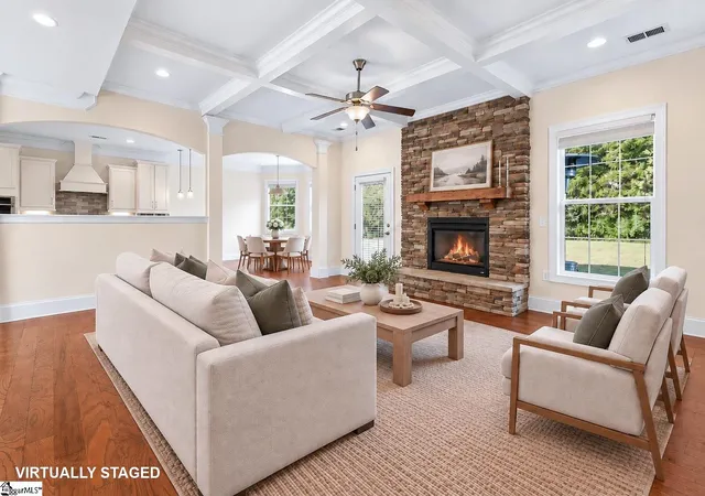 Photo 3 of Single family home for sale at 5 Lakeway Pl, Simpsonville, SC 29681 | MLS# 1597014 | Listing updated on 2026-10-14