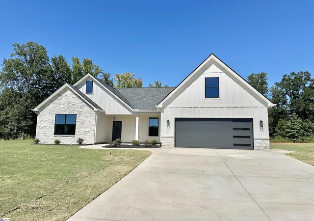 Photo 1 of Single family home for sale at 329 Stagmore Ct, Lyman, SC 29365 | MLS# 1605032 | Listing updated on 2026-09-28