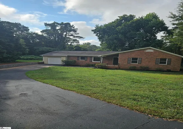 Photo 1 of Single family home for sale at 5041 Highway 221, Roebuck, SC 29376 | MLS# 1602576 | Listing updated on 2026-09-04