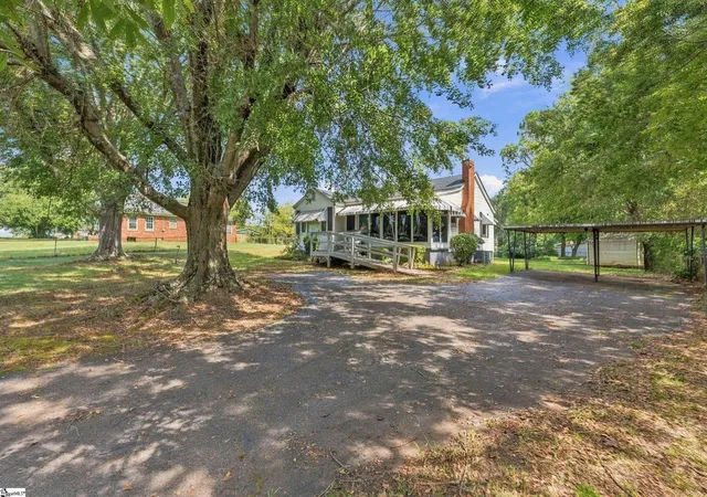 Photo 1 of Sale Pending at 311 Robinson Dr, Spartanburg, SC 29301 | MLS# 1603829 | Listing updated on 2026-09-18