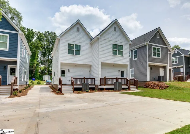 Photo 2 of Multi family home for sale at 8 Howard St, Greenville, SC 29611 | MLS# 1601512 | Listing updated on 2026-09-04