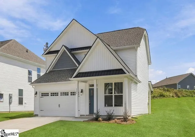 Photo 2 of Single family home for sale at 123 Beechcroft Pl, Fountain Inn, SC 29644 | MLS# 1591705 | Listing updated on 2026-09-29