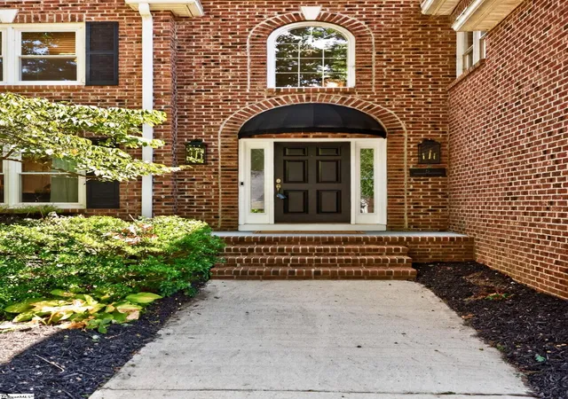 Photo 3 of Single family home for sale at 5 Grape Vine Ct, Greenville, SC 29607 | MLS# 1603502 | Listing updated on 2026-09-10