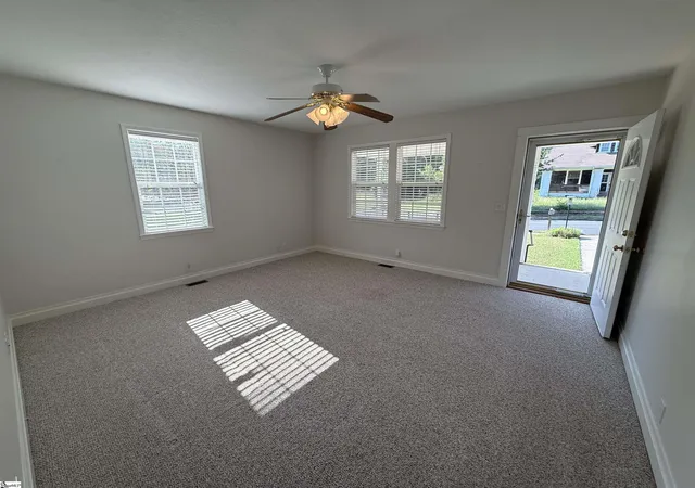 Photo 3 of Single family home for sale at 214 Jones St, Laurens, SC 29360 | MLS# 1603041 | Listing updated on 2026-09-09