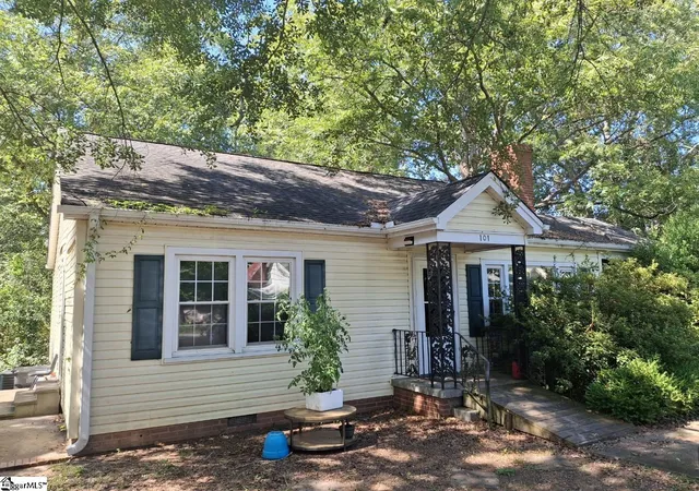 Photo 1 of Single family home for sale at 101 Jett St, Pickens, SC 29671 | MLS# 1606241 | Listing updated on 2026-10-19