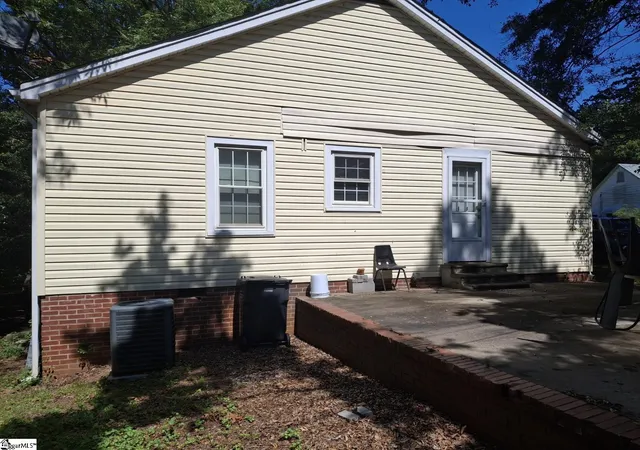 Photo 2 of Single family home for sale at 101 Jett St, Pickens, SC 29671 | MLS# 1606241 | Listing updated on 2026-10-19