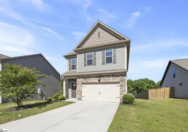 Photo 2 of Single family home for sale at 117 Mitford Rd, Fountain Inn, SC 29644 | MLS# 1603767 | Listing updated on 2026-09-14