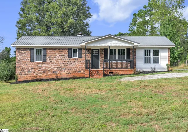Photo 1 of Single family home for sale at 819 Beech Springs Rd, Pelzer, SC 29669 | MLS# 1604843 | Listing updated on 2026-10-05