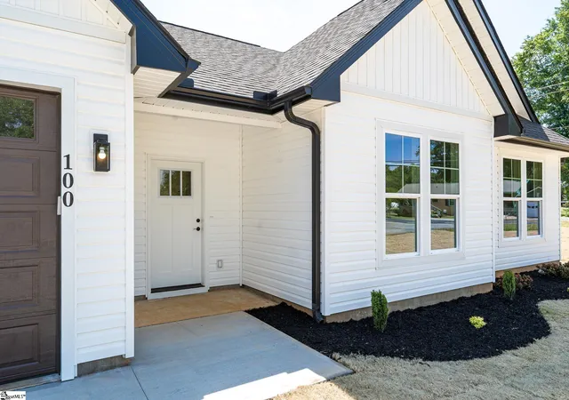 Photo 3 of Sale Pending at 100 Cottage St, Lyman, SC 29365 | MLS# 1590745 | Listing updated on 2026-09-11