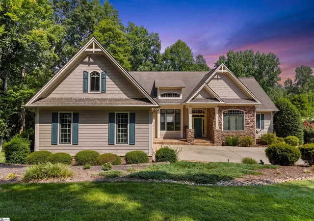 Photo 1 of Single family home for sale at 1 Long Shadow Ln, Travelers Rest, SC 29690 | MLS# 1583253 | Listing updated on 2026-09-10