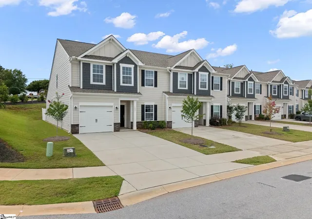Photo 2 of Townhouse for sale at 101 Paneer Ln, Taylors, SC 29687 | MLS# 1585489 | Listing updated on 2026-09-25