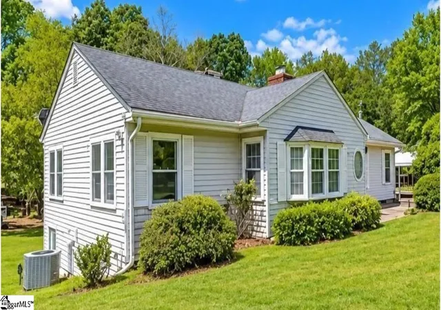 Single family home for sale at 10676 Augusta Rd, Belton, SC 29627 | MLS# 1606368