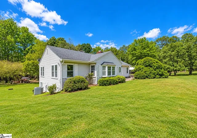 Photo 1 of Single family home for sale at 10676 Augusta Rd, Belton, SC 29627 | MLS# 1606368 | Listing updated on 2026-10-13