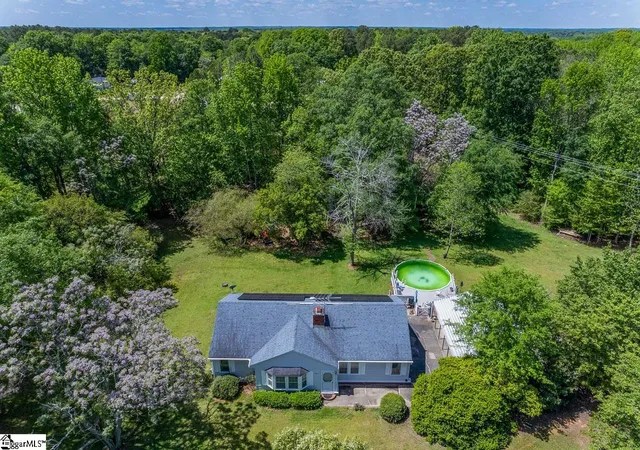 Photo 2 of Single family home for sale at 10676 Augusta Rd, Belton, SC 29627 | MLS# 1606368 | Listing updated on 2026-10-13