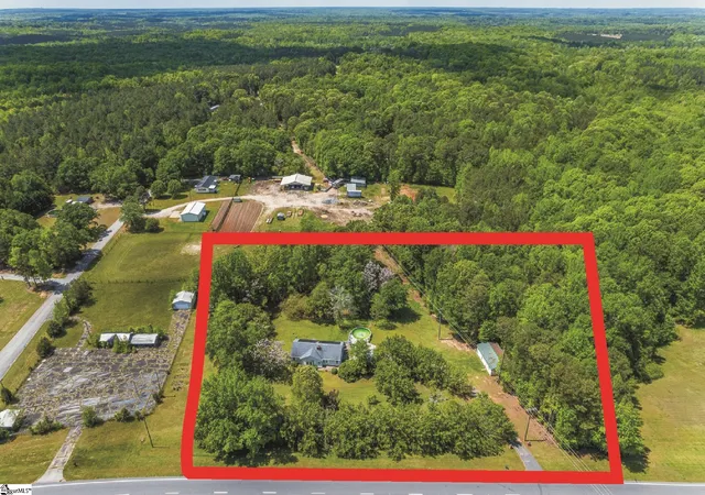 Photo 3 of Single family home for sale at 10676 Augusta Rd, Belton, SC 29627 | MLS# 1606368 | Listing updated on 2026-10-13