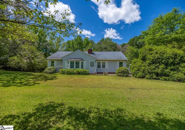 Photo 4 of Single family home for sale at 10676 Augusta Rd, Belton, SC 29627 | MLS# 1606368 | Listing updated on 2026-10-13