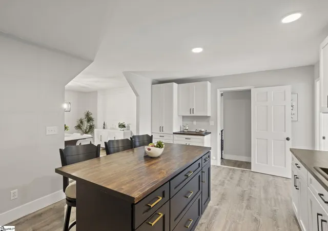 Photo 3 of Single family home for sale at 40 Ridings Rd, Campobello, SC 29322 | MLS# 1600523 | Listing updated on 2026-10-12