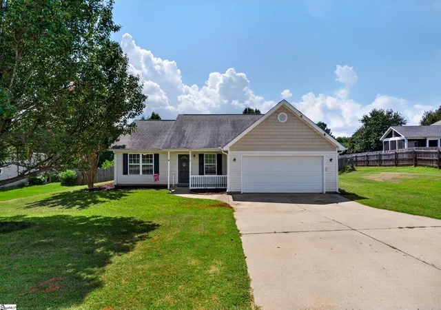 Photo 1 of Single family home for sale at 6 Regional Dr, Greer, SC 29651 | MLS# 1602833 | Listing updated on 2026-09-03