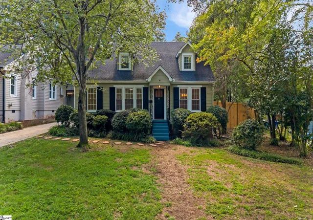 Photo 1 of Single family home for sale at 6 Beverly Ave, Greenville, SC 29605 | MLS# 1604307 | Listing updated on 2026-09-20