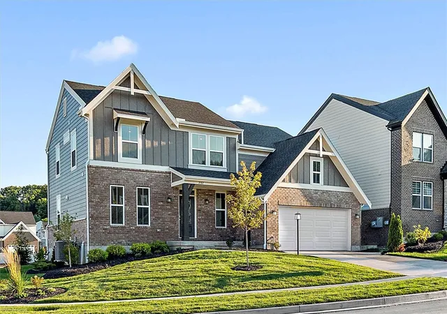 Photo 1 of Single family home for sale at 2587 Golden Leaf Dr, Beavercreek, OH 45434 | MLS# 936885 | Listing updated on 2026-08-31