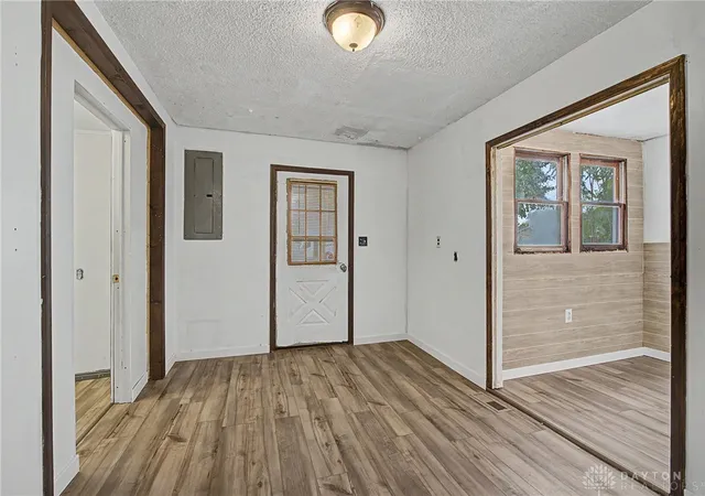 Photo 3 of Single family home for sale at 105 N Main St, Englewood, OH 45322 | MLS# 949224 | Listing updated on 2026-10-22