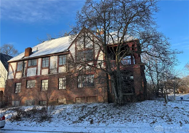 Photo 3 of Sale Pending at 400 Fountain Ave, Dayton, OH 45405 | MLS# 950510 | Listing updated on 2026-09-08