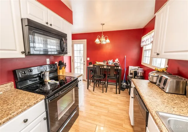Photo 3 of Single family home for sale at 1222 Oakhill Ave, Fairborn, OH 45324 | MLS# 953227 | Listing updated on 2026-09-24