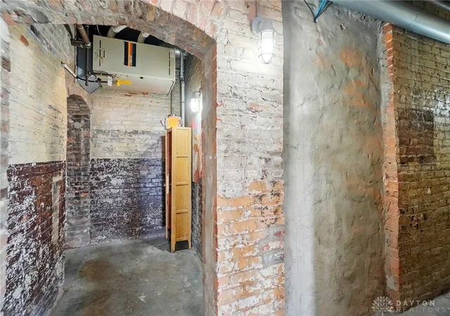 Listing Photo 4 - Condo for sale in building located at 18 S Saint Clair St, Dayton, OH 45402 - Unit #203