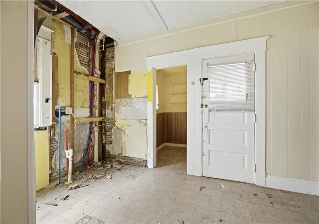 Photo 4 of Sale Pending at 136 N Spring St, Wilmington, OH 45177 | MLS# 955373 | Listing updated on 2026-09-10