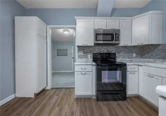 Photo 4 of Sale Pending at 1041 Vine St, Hamilton, OH 45011 | MLS# 955717 | Listing updated on 2026-09-22