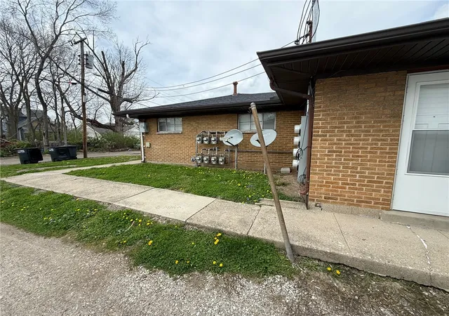 Listing Photo 5 - Condo for sale in building located at 27 Rita St, Dayton, OH 45404