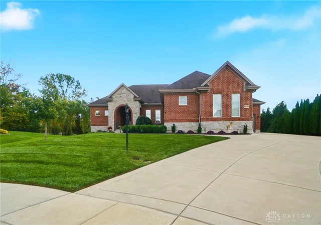 Photo 2 of Single family home for sale at 9440 Old Brg Dr, Dayton, OH 45458 | MLS# 956121 | Listing updated on 2026-10-21