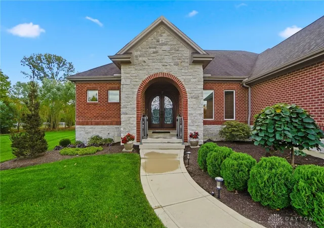 Photo 3 of Single family home for sale at 9440 Old Brg Dr, Dayton, OH 45458 | MLS# 956121 | Listing updated on 2026-10-21