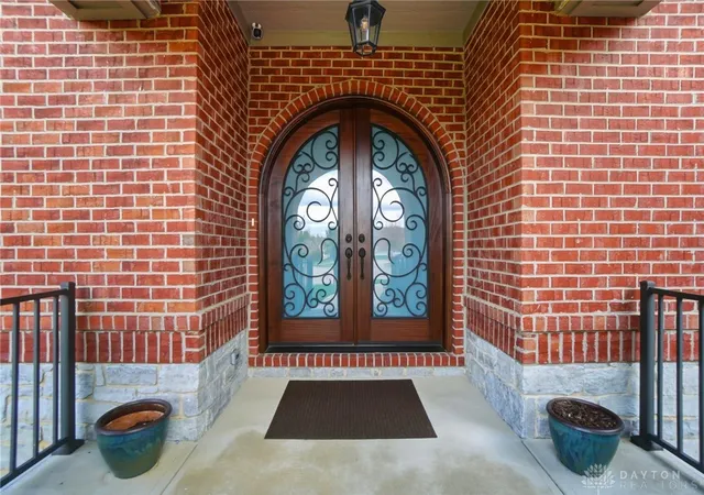 Photo 4 of Single family home for sale at 9440 Old Brg Dr, Dayton, OH 45458 | MLS# 956121 | Listing updated on 2026-10-21