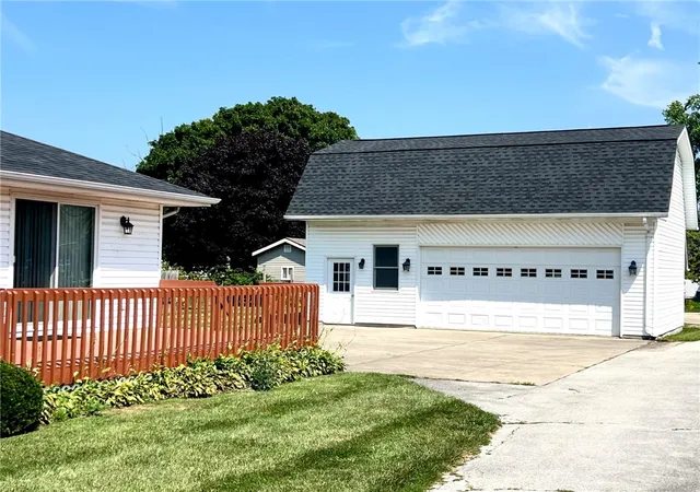 Photo 3 of Sale Pending at 20 W Walnut St, Phillipsburg, OH 45354 | MLS# 958355 | Listing updated on 2026-09-26