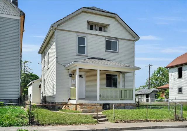 Photo 2 of Single family home for sale at 127 Stainton Ave, Dayton, OH 45403 | MLS# 958303 | Listing updated on 2026-09-28