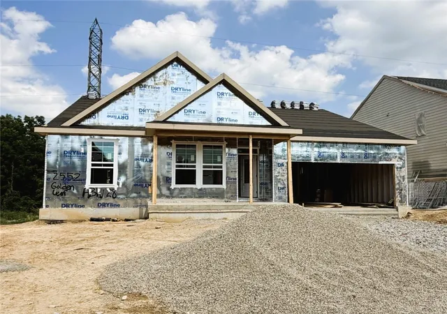 Photo 2 of Single family home for sale at 2552 Golden Leaf Dr, Beavercreek, OH 45431 | MLS# 958941 | Listing updated on 2026-08-31