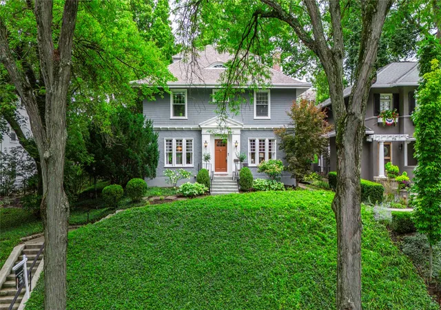 Photo 4 of Single family home for sale at 712 Oakwood Ave, Oakwood, OH 45419 | MLS# 954415 | Listing updated on 2026-10-04