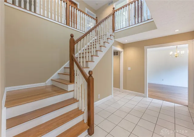Photo 4 of Single family home for sale at 215 Beverly Pl, Oakwood, OH 45419 | MLS# 959194 | Listing updated on 2026-09-20