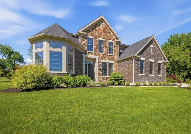 Photo 1 of Sale Pending at 2731 Bent Grass Dr, Beavercreek, OH 45431 | MLS# 959394 | Listing updated on 2026-10-07