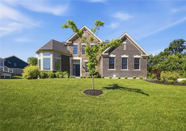 Photo 3 of Sale Pending at 2731 Bent Grass Dr, Beavercreek, OH 45431 | MLS# 959394 | Listing updated on 2026-10-07