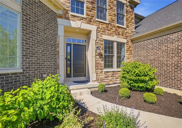 Photo 4 of Sale Pending at 2731 Bent Grass Dr, Beavercreek, OH 45431 | MLS# 959394 | Listing updated on 2026-10-07